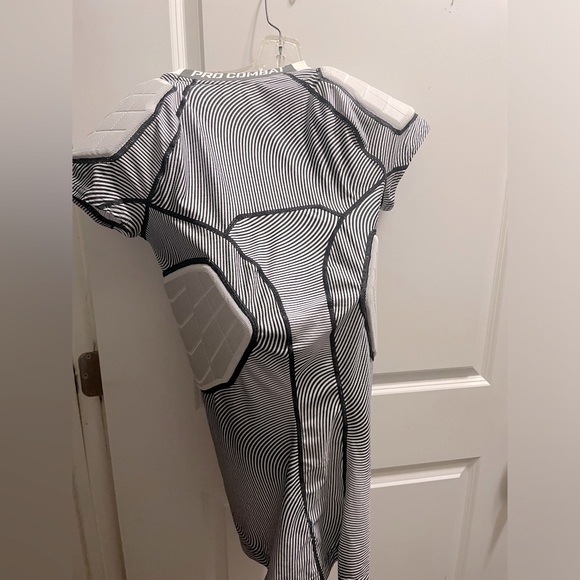 Nike Mens Pro Combat Padded Football Shirt Gray Silver Striped X-Large - Picture 2 of 4